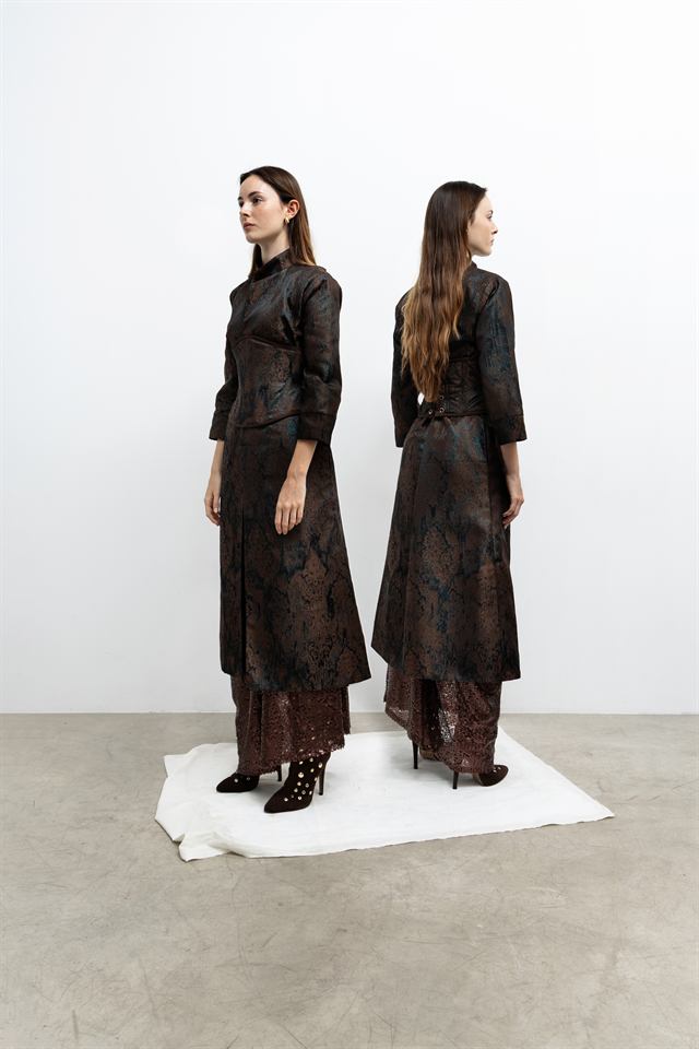 KIMONO CHOCOLAT, RAÍCES